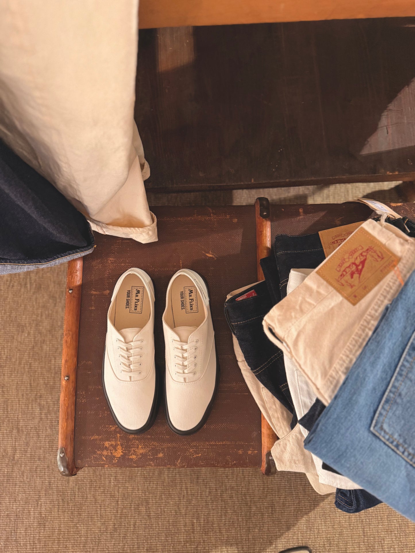 REDONDO CANVAS OFF WHITE BLACK SOLE